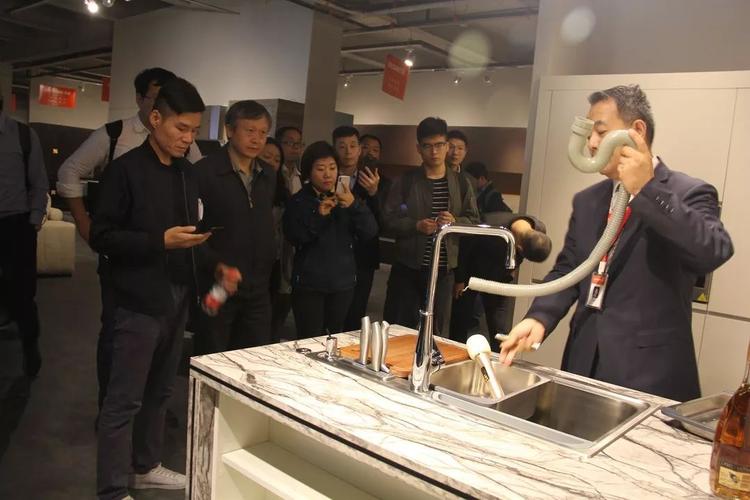 定制家居產品安裝服務規范編制組第二次會議勝利召開，多措并舉打造高標準會議服務